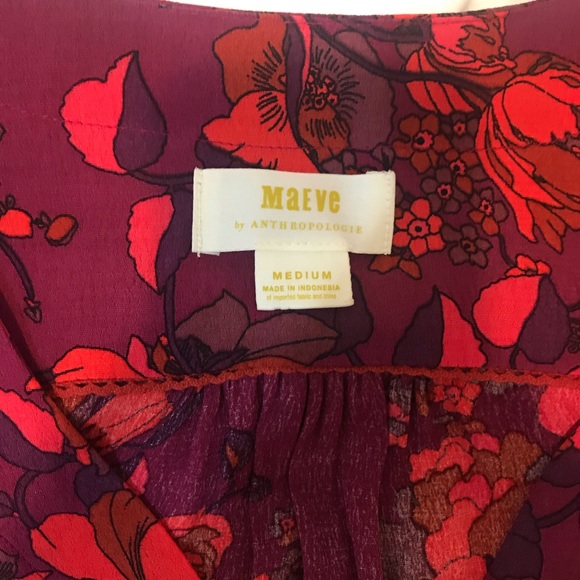 Maeve Top with button and sleeve detail - Picture 2 of 4